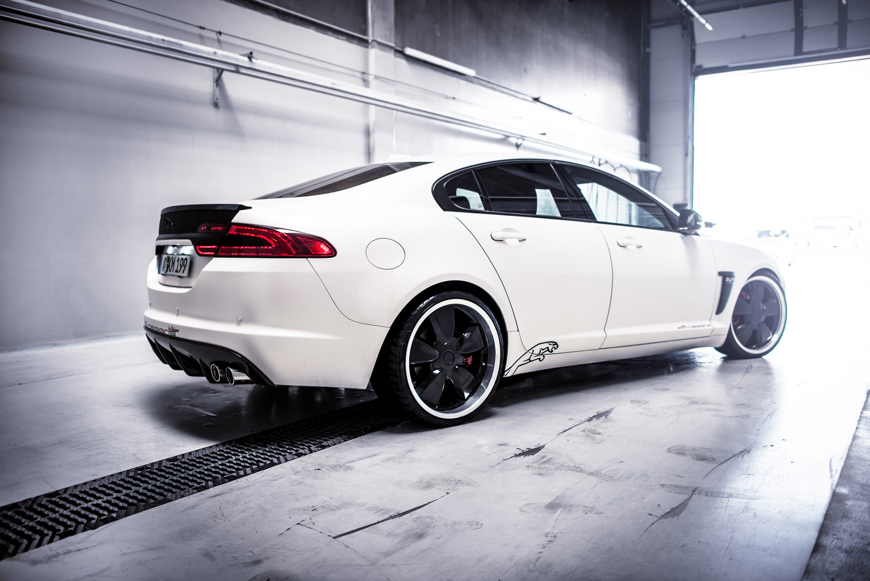 2M-Designs Jaguar XF