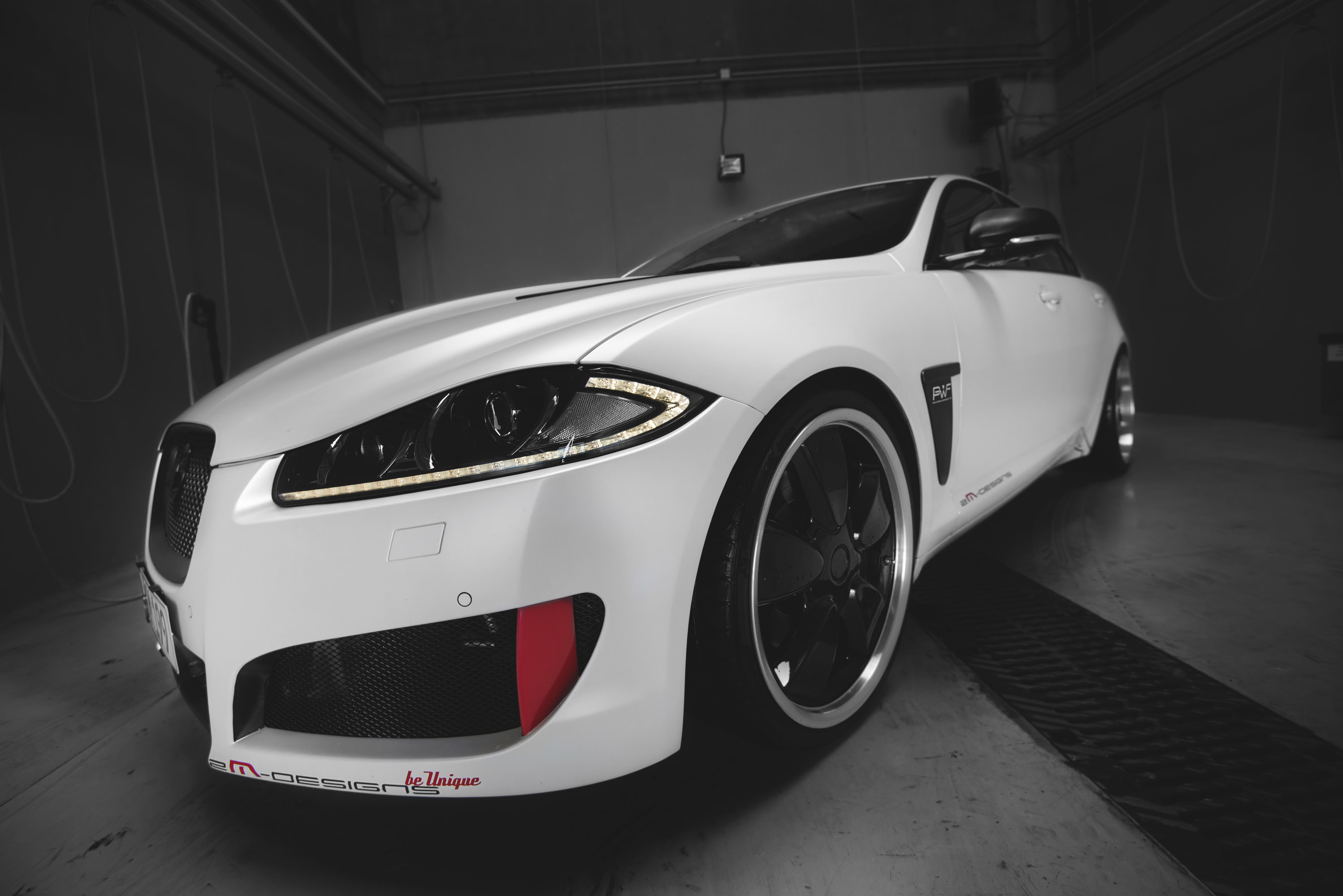 2M-Designs Jaguar XF