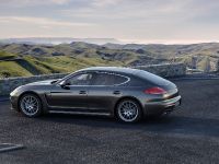 4 Porsche Panamera 4S Executive (2014) - picture 2 of 2