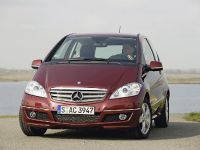 Mercedes-Benz A-Class (2009) - picture 1 of 6