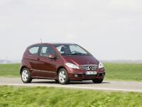 Mercedes-Benz A-Class (2009) - picture 3 of 6