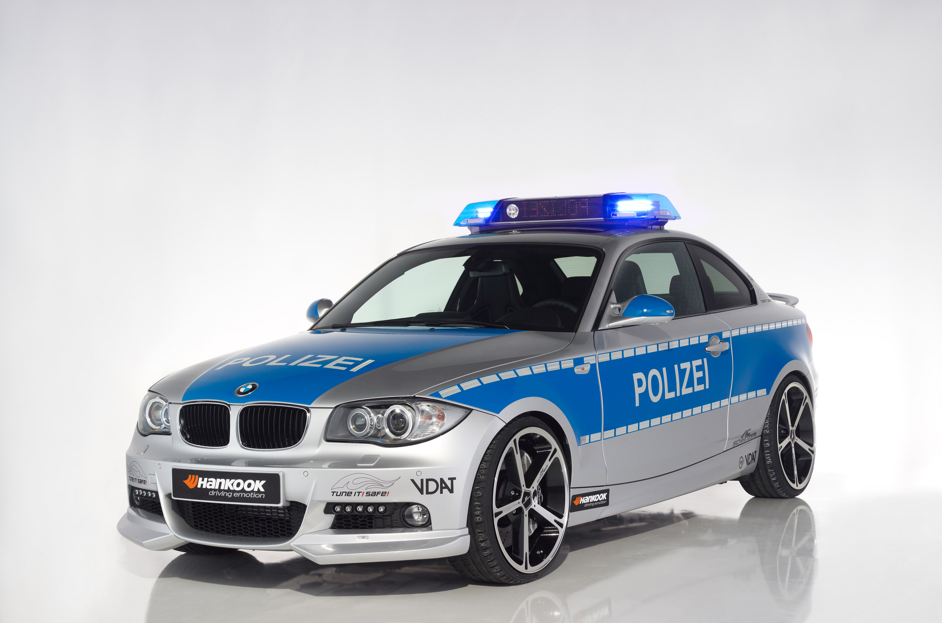Машина милиционера. BMW e39 Polizei. BMW x6 Polizei. БМВ 3 полиция. Автомобиль БМВ 3 полицейский.