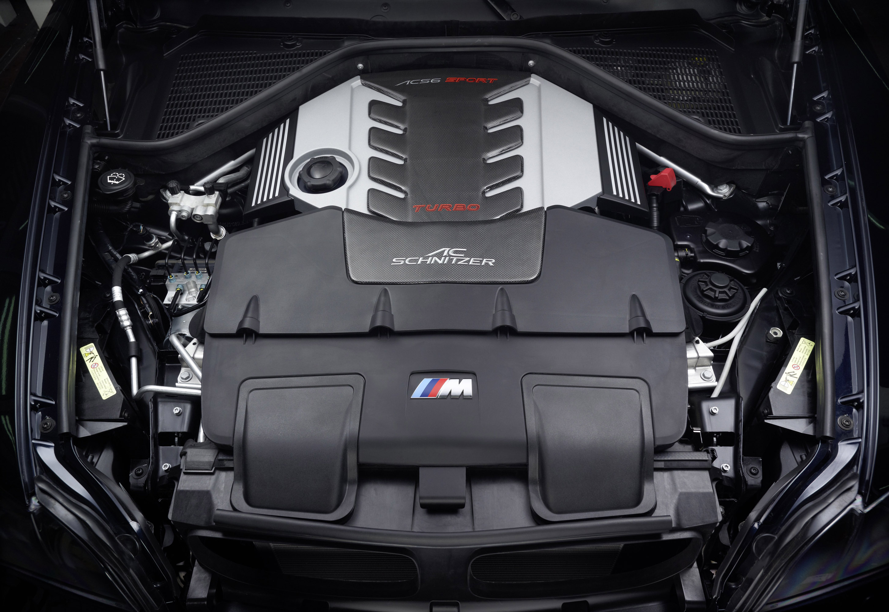 Двигатель бмв x6. BMW x6m 2010. BMW M 2010. BMW x6m мотор. Двигатель БМВ x6 m.