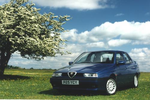 Alfa Romeo 155 (1995) - picture 1 of 3