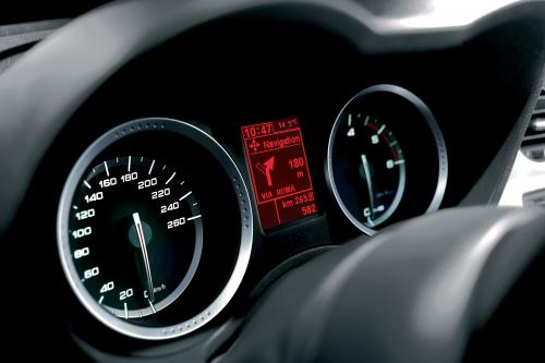 Alfa Romeo 159 1750 TBi (2009) - picture 9 of 17