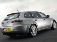 Alfa Romeo 159 Sportwagon (2008) - picture 2 of 3