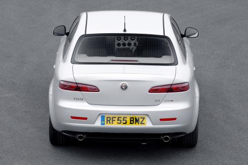 Alfa Romeo 159 (2005) - picture 41 of 50