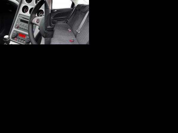 Alfa Romeo 159 (2005) - picture 49 of 50