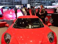 Alfa Romeo 4C Geneva (2014) - picture 2 of 2