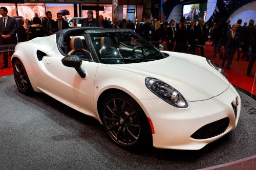 Alfa Romeo 4C Spider Geneva (2014) - picture 1 of 4