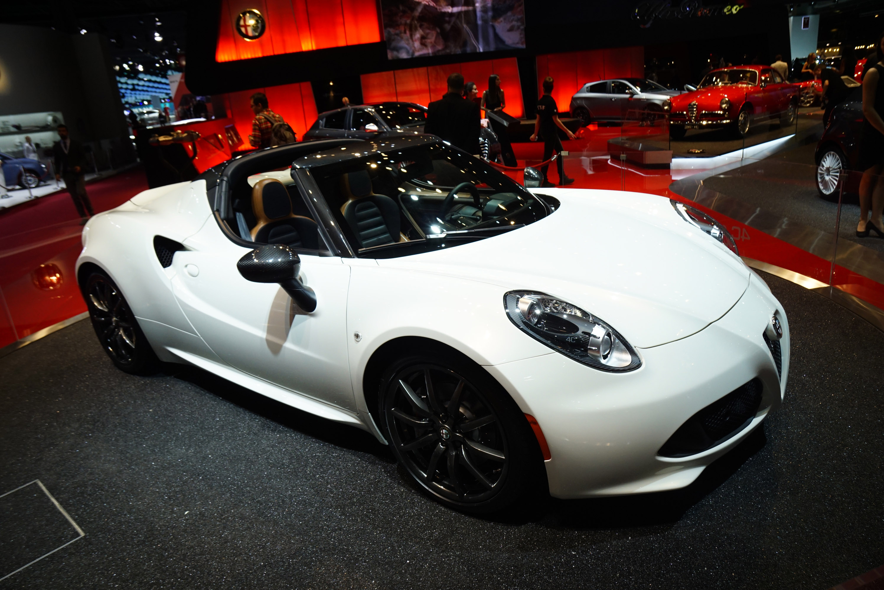 Alfa Romeo 4C Spider Paris