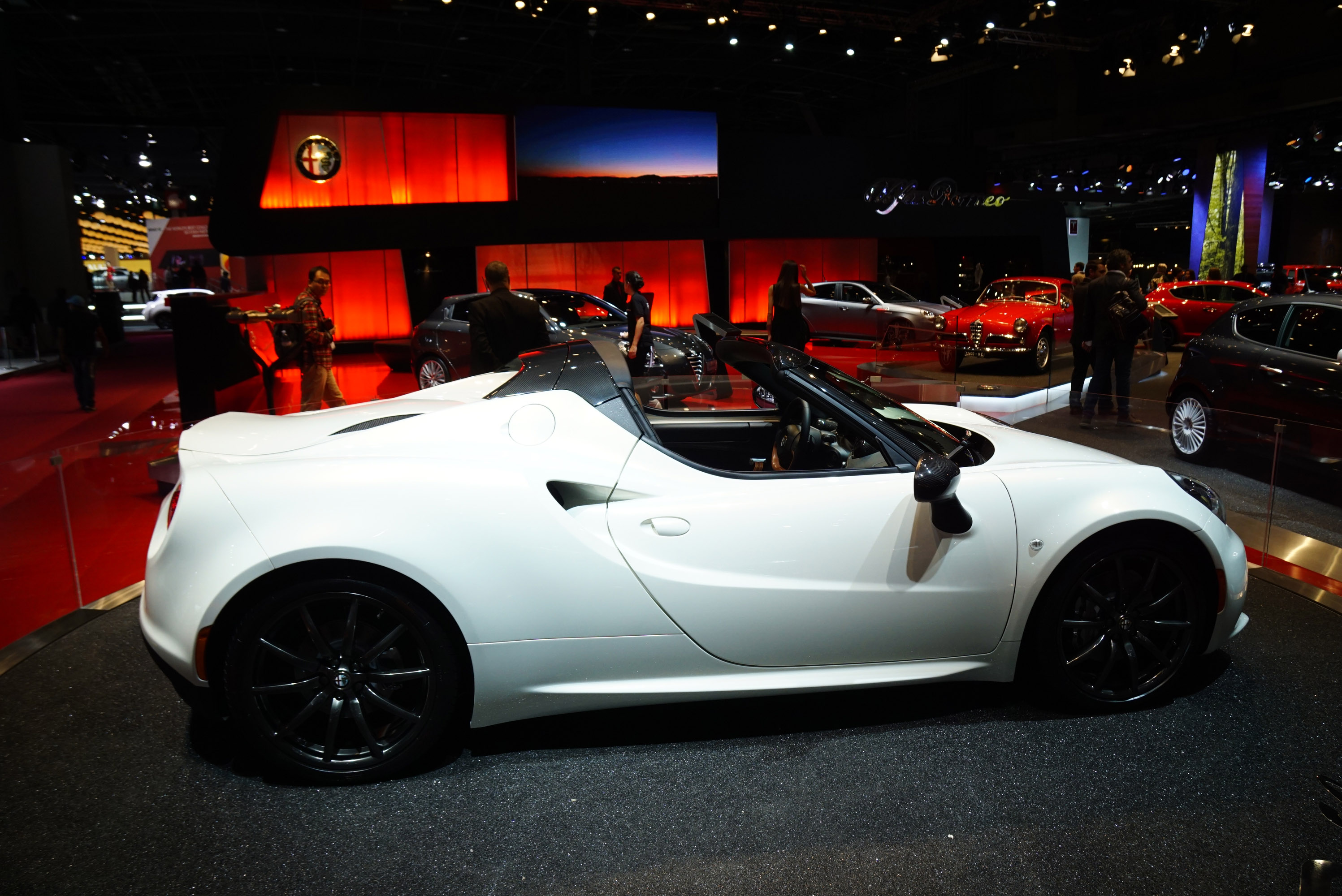 Alfa Romeo 4C Spider Paris