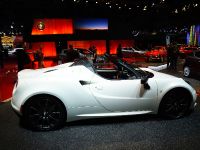 Alfa Romeo 4C Spider Paris (2014) - picture 2 of 3