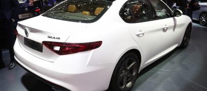Alfa Romeo Giulia Geneva (2016) - picture 4 of 7
