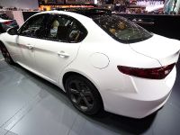 Alfa Romeo Giulia Geneva (2016) - picture 6 of 7