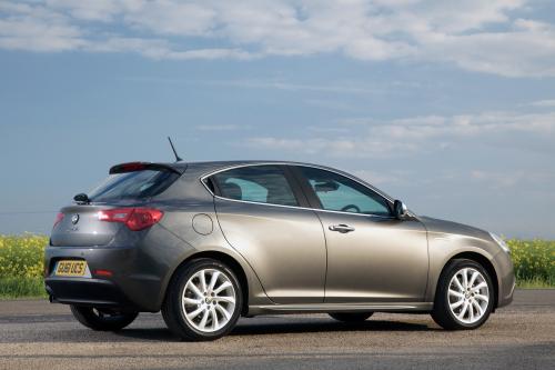 Alfa Romeo Giulietta TCT (2012) - picture 1 of 2