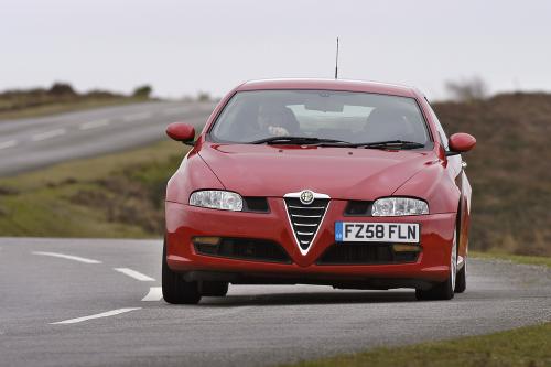 Alfa Romeo GT (2008) - picture 1 of 6