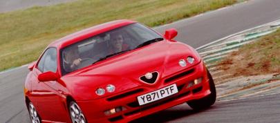 Alfa Romeo GTV Cup (2002) - picture 4 of 6