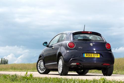 Alfa Romeo MiTo TwinAir (2012) - picture 17 of 29