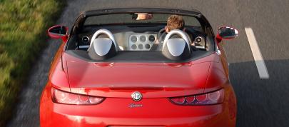 Alfa Romeo Spider (2006) - picture 23 of 28