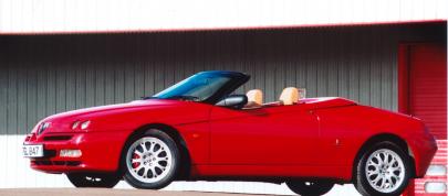 Alfa Romeo Spider 3.0 V6 24v (2001) - picture 4 of 7