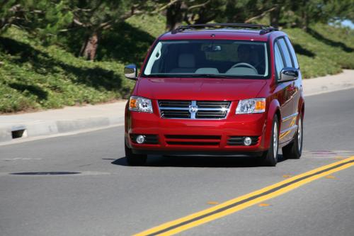 Dodge Grand Caravan (2008) - picture 1 of 4