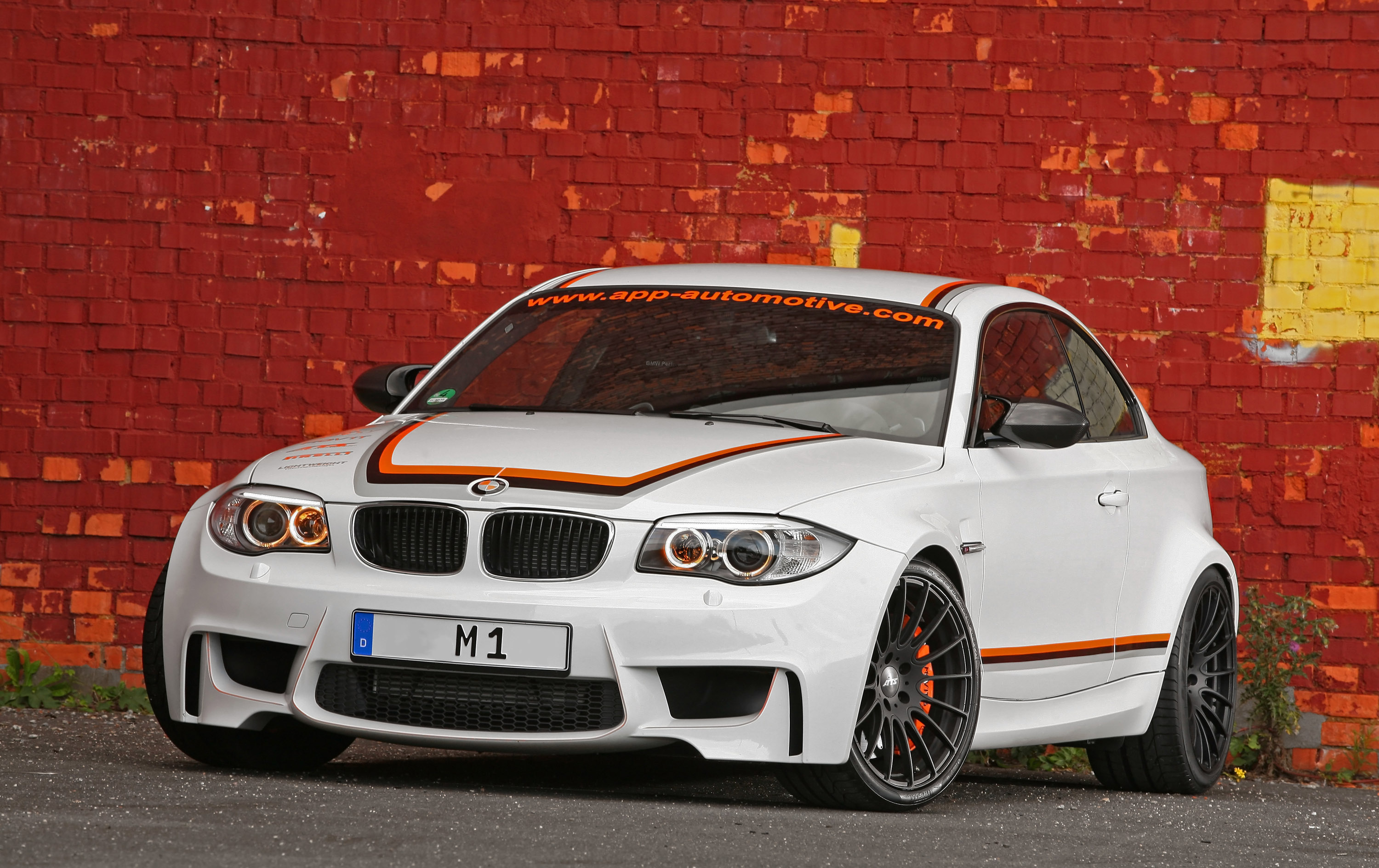 M 2012 b. BMW m1 e82. БМВ м1 е82. BMW 1m Coupe e82 2011. BMW m1 Coupe 2011.