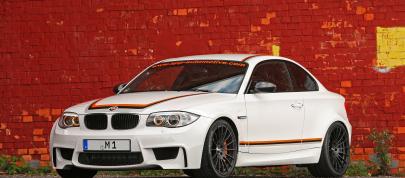 APP BMW 1 M (2011) - picture 4 of 17