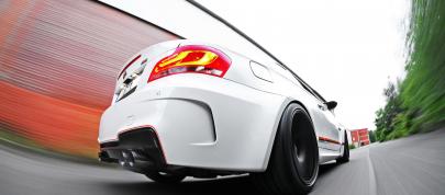 APP BMW 1 M (2011) - picture 12 of 17