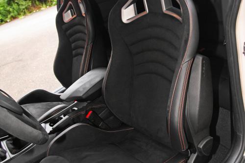 APP BMW 1 M (2011) - picture 16 of 17