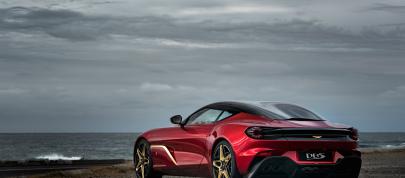 Aston Martin DBS GT Zagato (2019) - picture 4 of 10