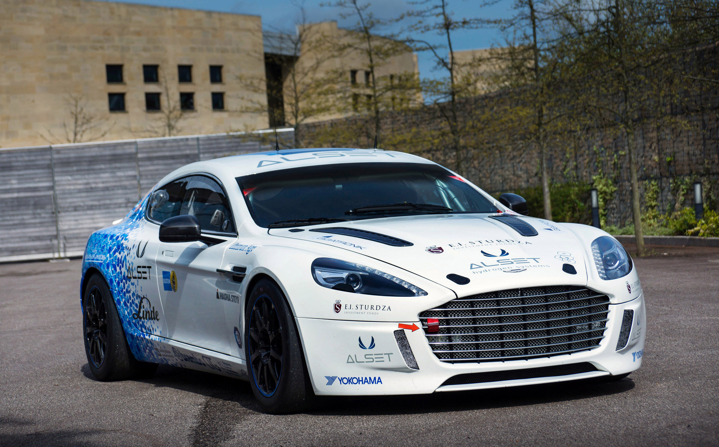 Aston Martin Hybrid Hydrogen Rapide S Race Car
