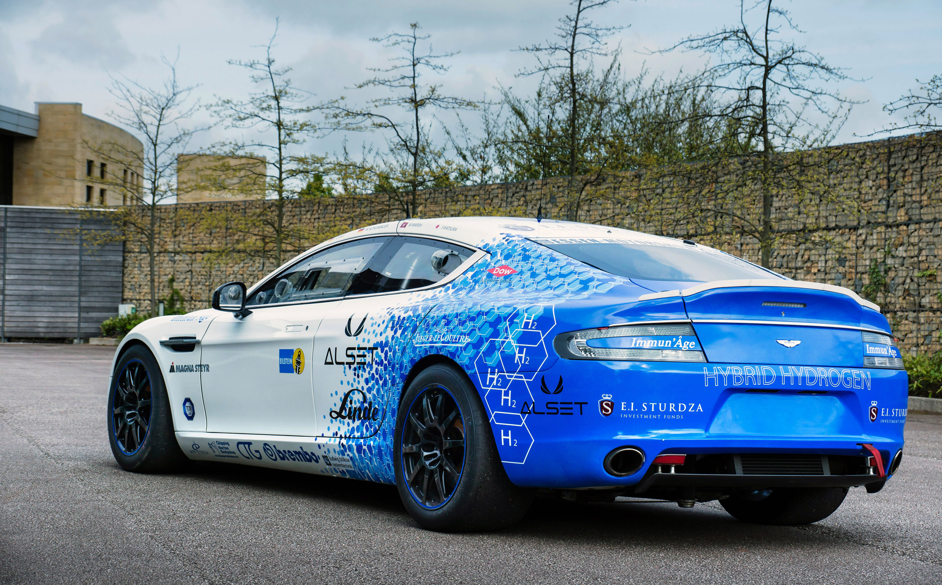Aston Martin Hybrid Hydrogen Rapide S Race Car