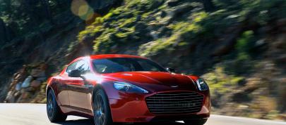 Aston Martin Rapide S (2013) - picture 4 of 20