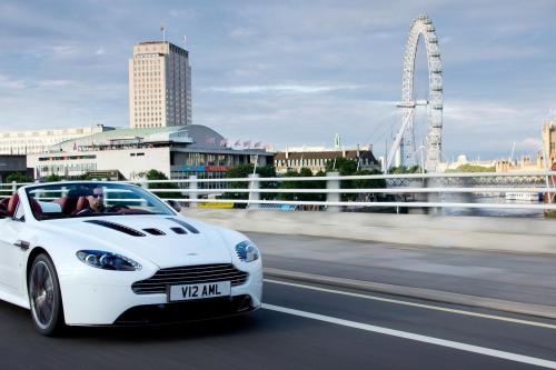 Aston Martin V12 Vantage Roadster (2012) - picture 8 of 26