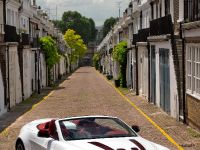 Aston Martin V12 Vantage Roadster (2012) - picture 6 of 26