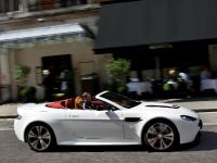 Aston Martin V12 Vantage Roadster (2012) - picture 13 of 26