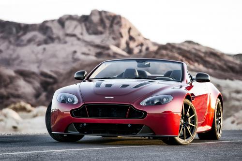 Aston Martin V12 Vantage S Roadster (2015) - picture 1 of 10