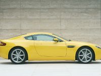 Aston Martin V8 Vantage (2005) - picture 2 of 5