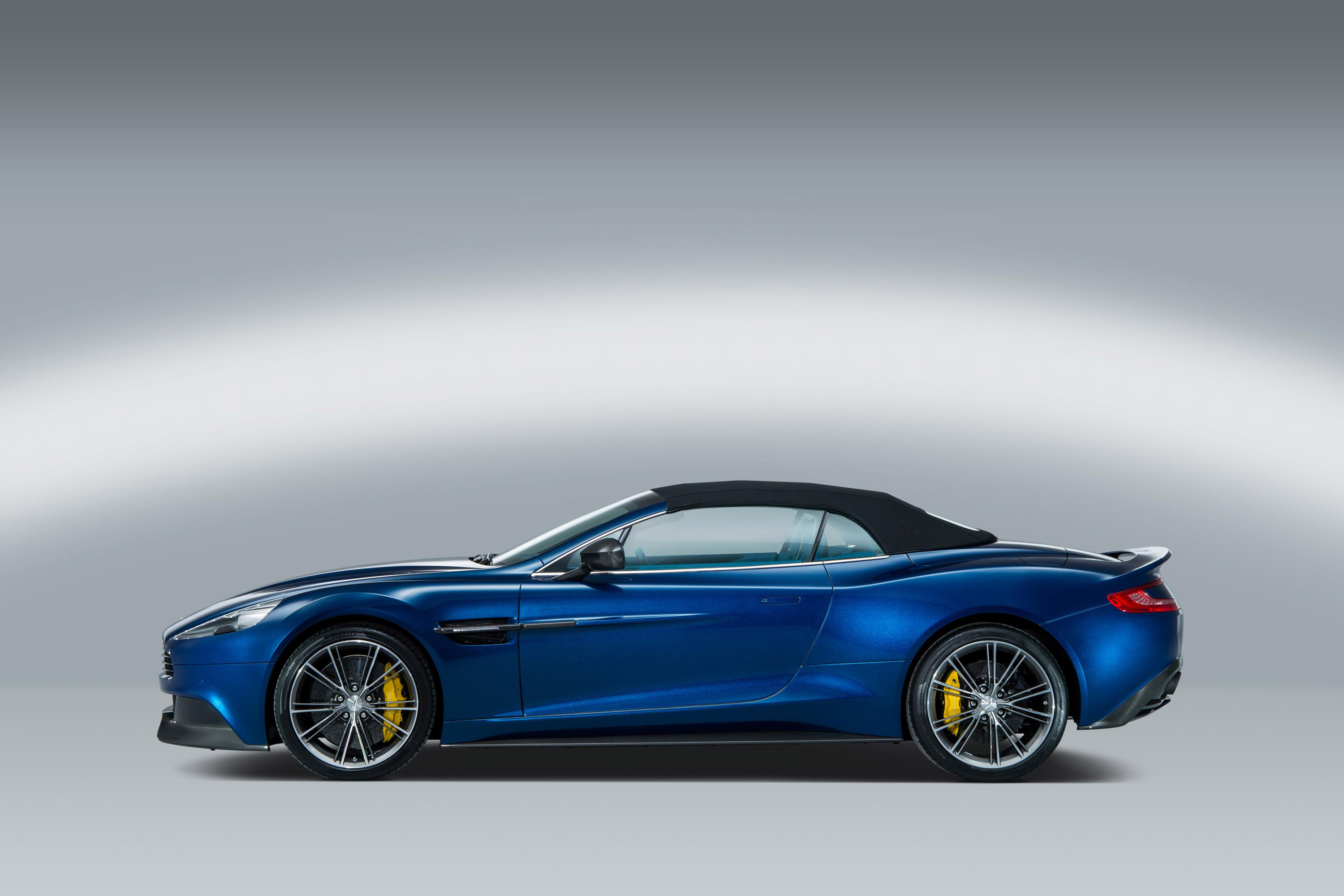 Aston Martin Vanquish Volante