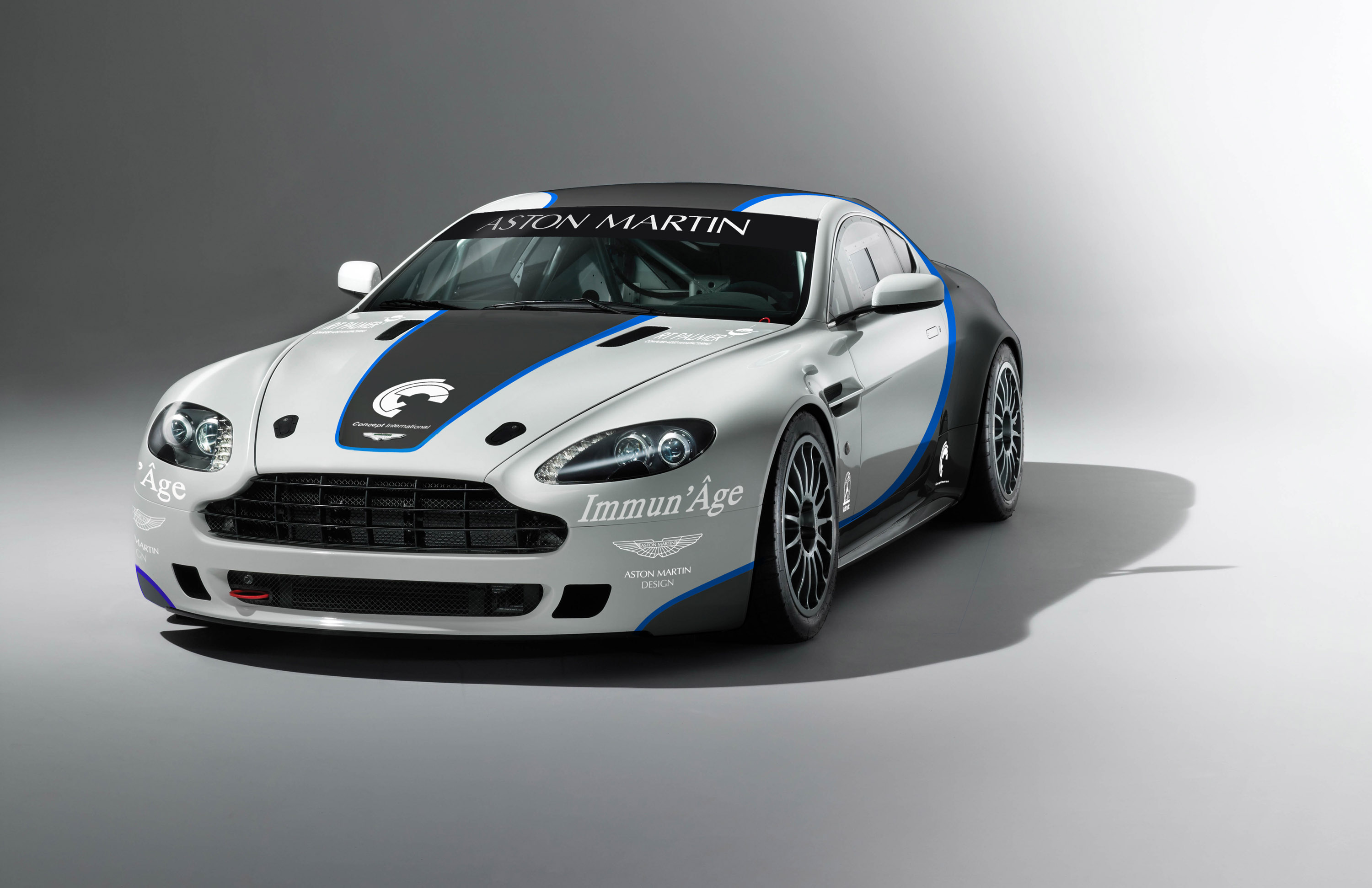 Aston Martin Vantage GT4