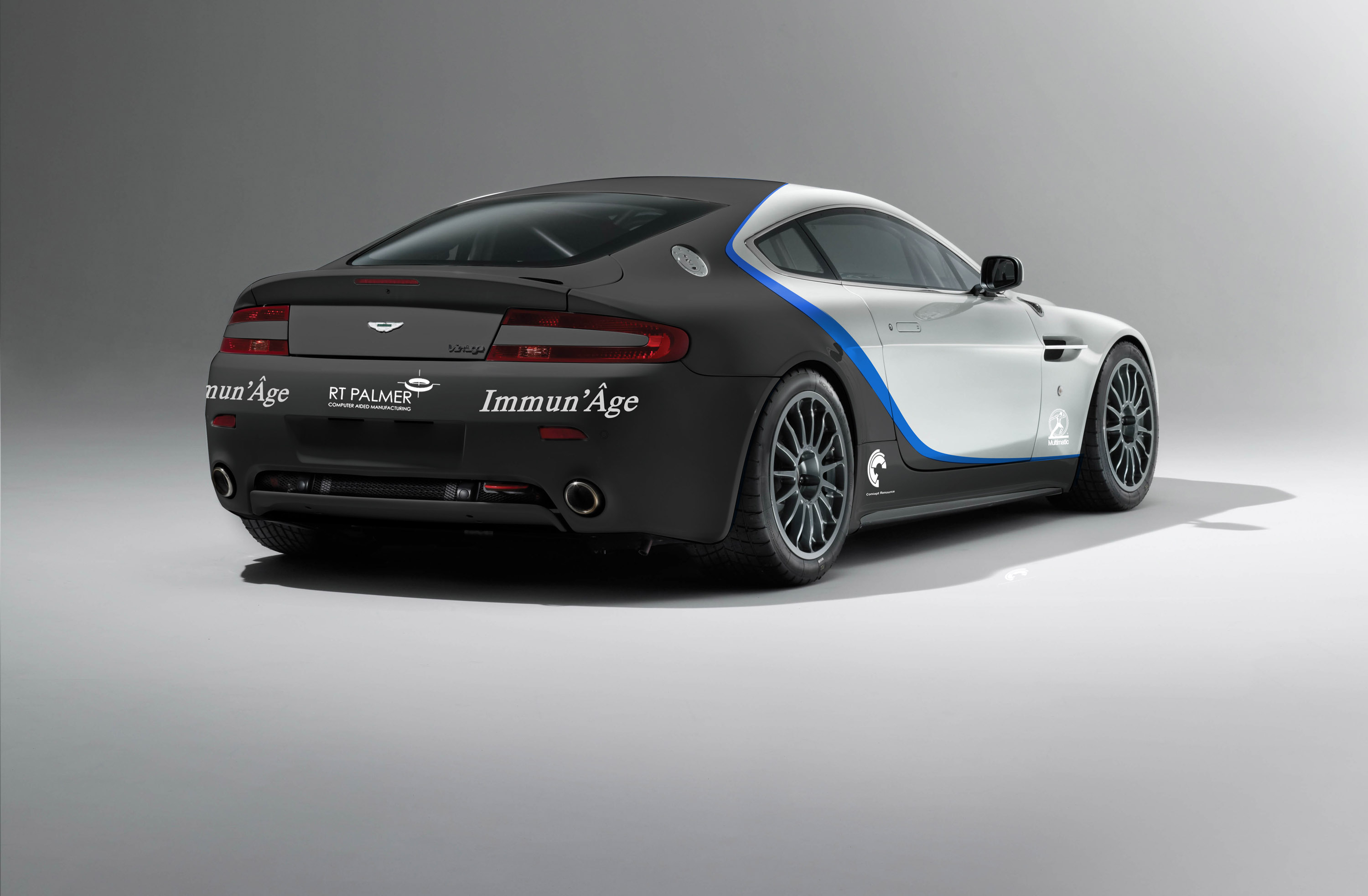 Aston Martin Vantage GT4