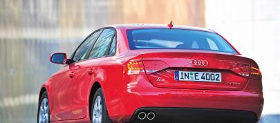 Audi A4 2.0 TDI e (2009) - picture 28 of 32