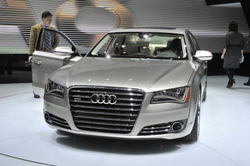 Audi A8 Detroit (2010) - picture 1 of 4