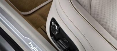 Audi A8 hybrid (2011) - picture 12 of 16