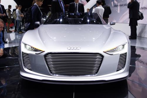 Audi e-tron Spyder Paris (2010) - picture 1 of 3