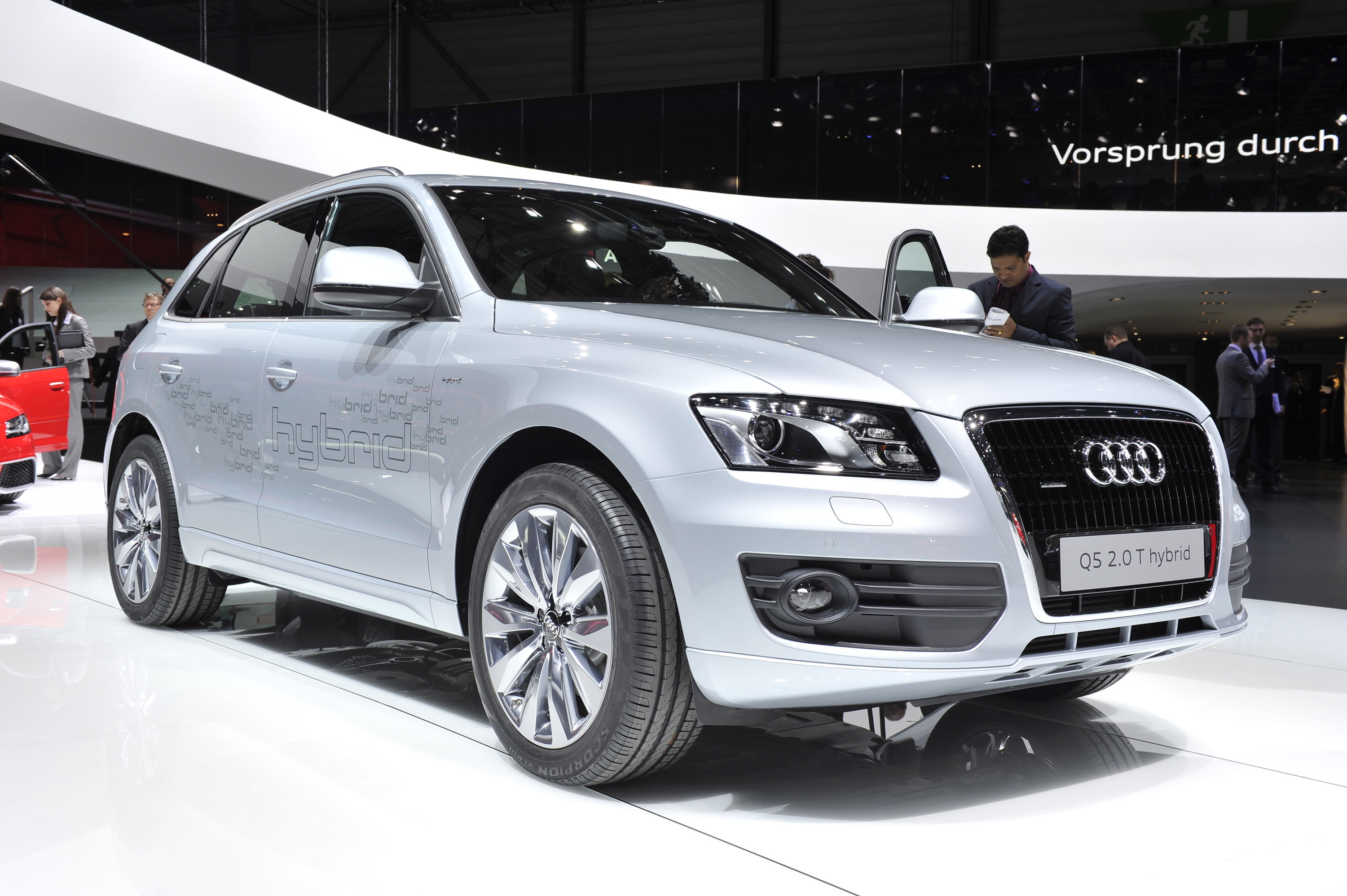 Audi Q5 2.0 T Hybrid Geneva