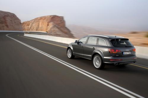 Audi Q7 V12 TDI quattro (2009) - picture 17 of 40