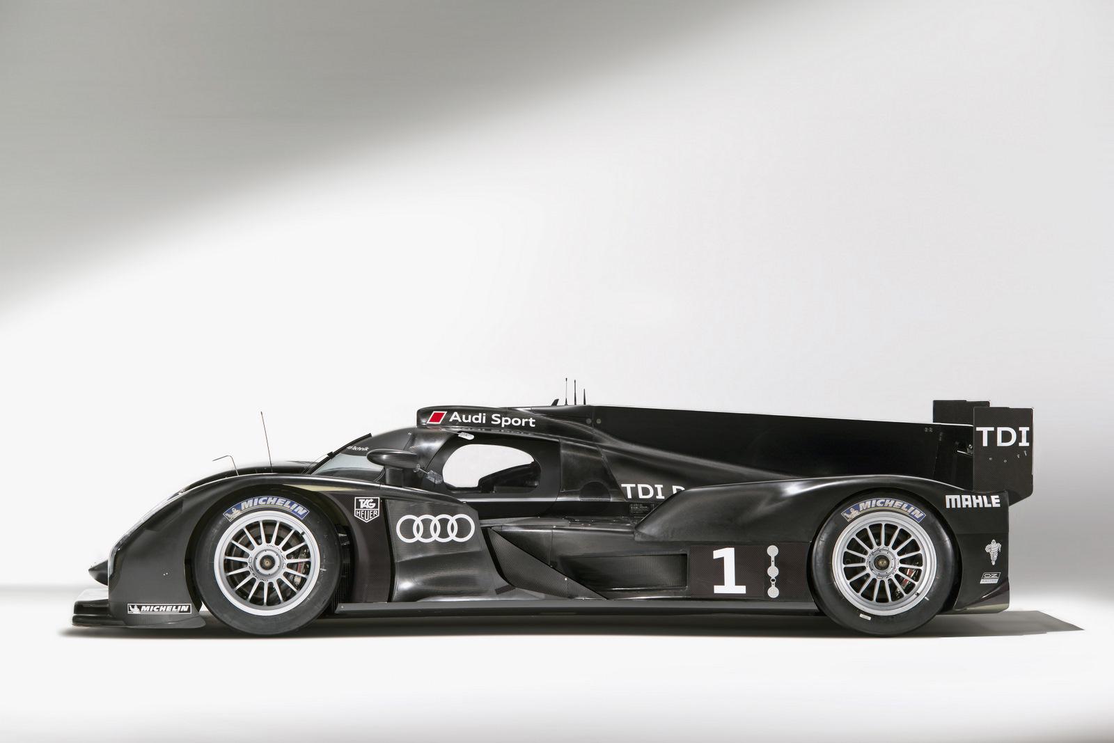 Audi R18 Race Car