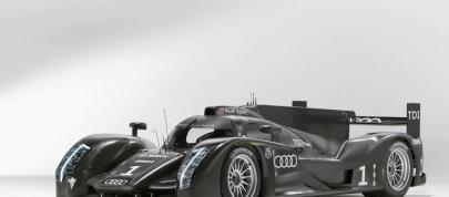 Audi R18 Race Car (2010) - picture 7 of 19